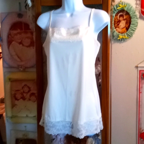 Bundle of Five, Assorted Colors, Sexy, Lacey, Camis(Sz M)❤️💚💙🤎🤍🌼 - Picture 5 of 16